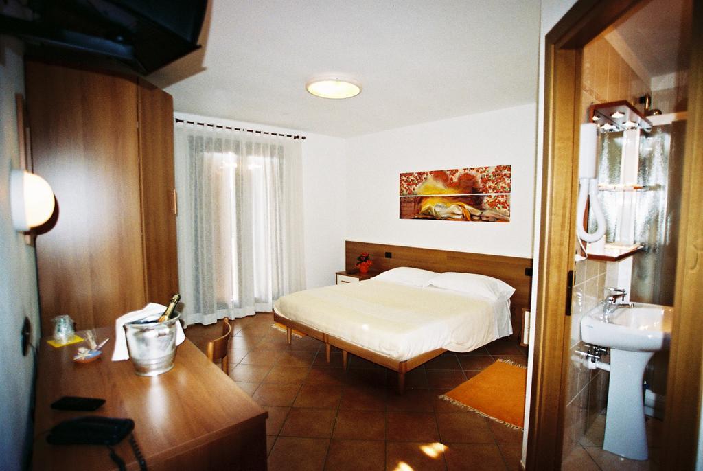 Il Grappolo D' Oro Hotel Arba Екстериор снимка